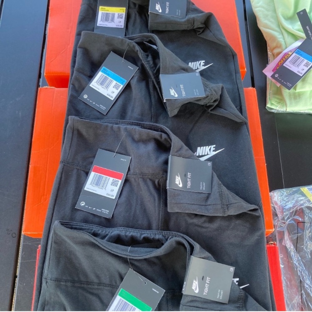 Nike, Girls size (XL) “TIGHT FIT” in BLACK